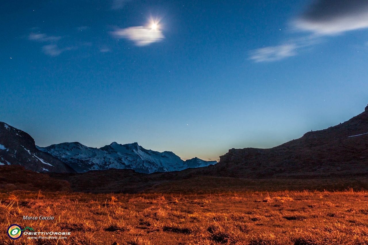 16_La luna splende in cielo.JPG